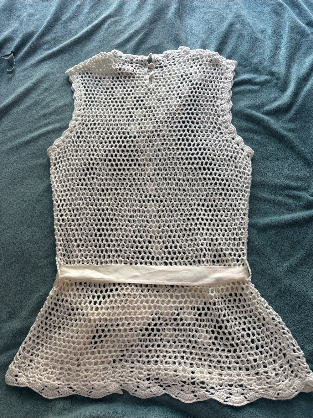 Banana Republic Handmade Off White Crochet Top with Satin Waist Tie - Picture 3 of 4